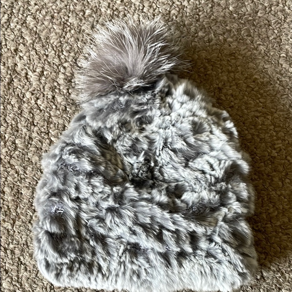 Cozy Faux Fur Pom-Pom Hat - Gray